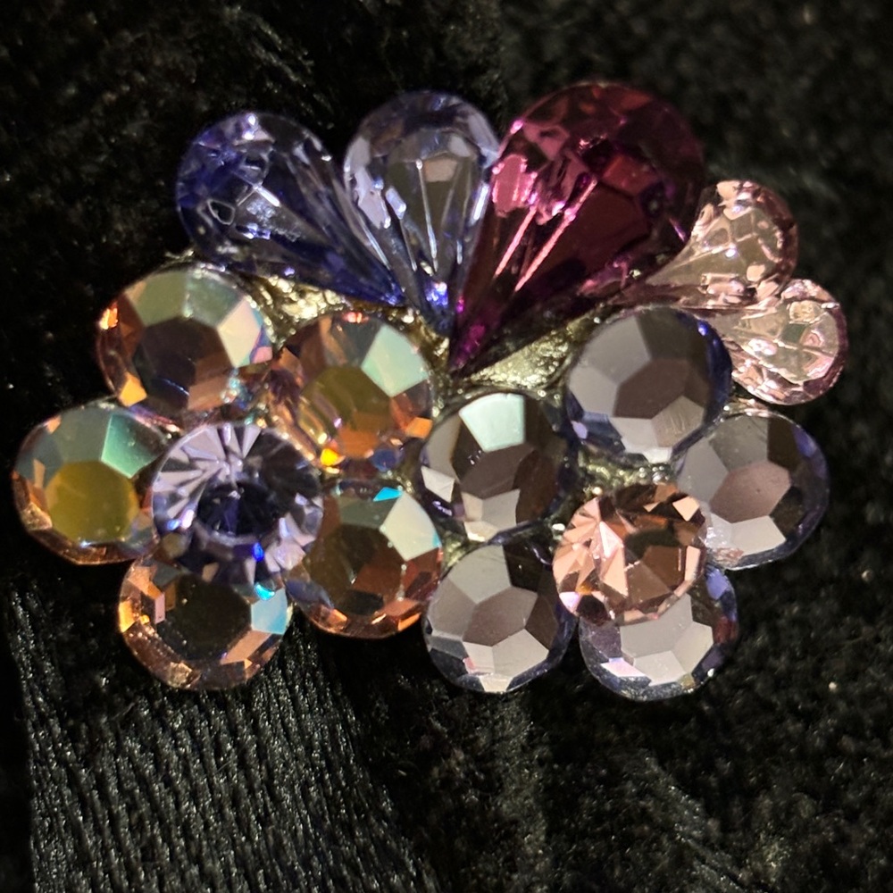 CLIP VINTAGE EARRINGS HAND SET GLASS STONES
